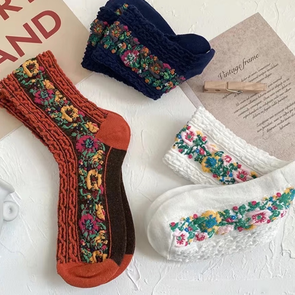 Women’s Embroidered Floral Ethnic Socks 5 Pairs - Picture 7 of 8